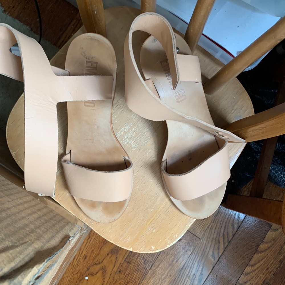 Heeled beige sandals